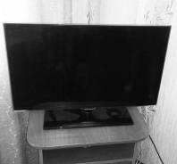 Samsung. 32" LCD (ЖК)