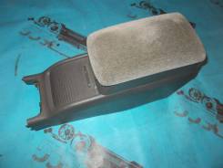 Подлокотник. Toyota Cresta, JZX100, JZX101, GX100, LX100 Toyota Mark II, LX100, JZX100, GX100, JZX101 Toyota Chaser, GX100, SX100, JZX101, LX100, JZX1...