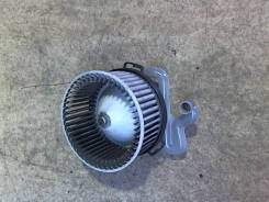 Двигатель отопителя (моторчик печки) Mazda 3 2003-2009