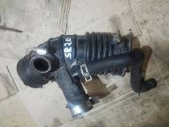 Патрубок воздухозаборника. Nissan: Tino, Bluebird, Wingroad, Silvia, Prairie Joy, Avenir, Almera Tino, Prairie / Liberty, Gloria, Vanette Serena, R�...