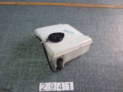 Бачок стеклоомывателя. Toyota Cresta, JZX91, JZX90, JZX93, JZX105, GX105, JZX100, JZX101, GX90, SX90, LX90, GX100, LX100 Toyota Crown, GBS12 Toyota Ma...