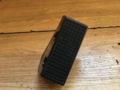 Подставка под ногу. Mitsubishi Delica Space Gear, PD4W, PC5W, PD6W, PD5V, PB4W, PC4W, PB5W, PD8W, PA4W, PB6W, PA5W, PB5V, PE8W, PA5V, PE6W Mitsubishi...