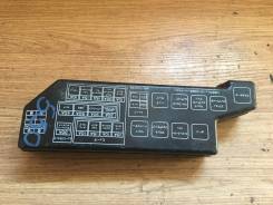 Крышка блока предохранителей. Mitsubishi Delica Space Gear, PD4W, PC5W, PD6W, PD5V, PC4W, PB4W, PB5W, PD8W, PA4W, PB6W, PA5W, PB5V, PE8W, PA5V, PE6W M...