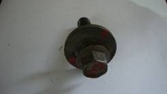 Болт шкива коленвала. Toyota: Cresta, RAV4, Carina, Vista, Celica, Camry, Corona, Caldina, Carina II, Altezza, Carina E, Corona Exiv, Carina ED, Mark...