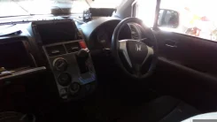 Honda Mobilio Spike. GK2, L15A ����