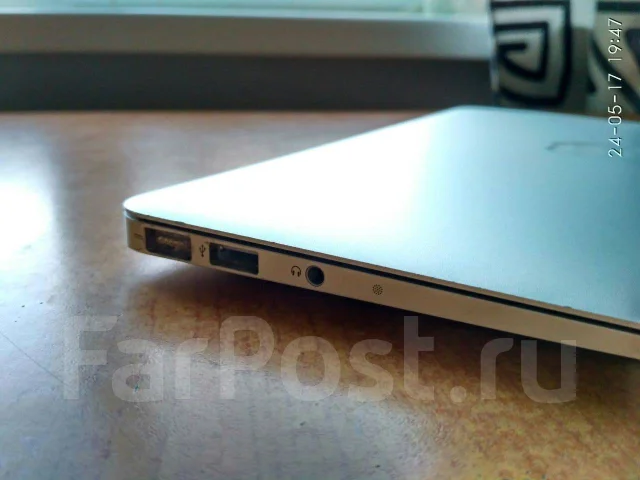 Apple MacBook Air 11 2011 Mid. 11.6", 1,8����, ��� 4 ��, ���� 256���, WiFi: 1, Bluetooth: 1, ����������� �� 9��. ����