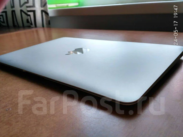 Apple MacBook Air 11 2011 Mid. 11.6", 1,8����, ��� 4 ��, ���� 256���, WiFi: 1, Bluetooth: 1, ����������� �� 9��. ����