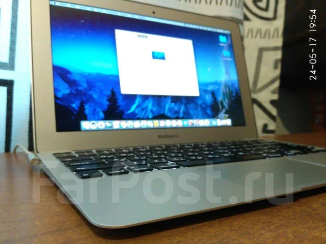 Apple MacBook Air 11 2011 Mid. 11.6", 1,8����, ��� 4 ��, ���� 256���, WiFi: 1, Bluetooth: 1, ����������� �� 9��. ����