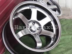 RAYS VOLK RACING TE37. 10.5x18, 5x114.30, ET22, ЦО 73,1 мм.