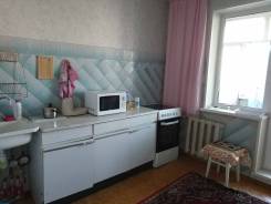 3-комнатная, улица 25 лет Арсеньеву 10. Р-н "Храма", агентство, 66 кв. м.