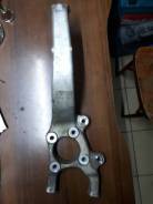 Кулак поворотный. Toyota Crown Majesta, GRS180, GRS182, GRS184, URS206, UZS186 Toyota Crown, ARS210, AWS210, GRS180, GRS182, GRS184, GRS200, GRS202, G...