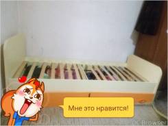 Кровати.