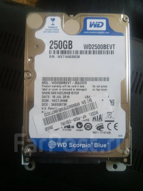 Samsung R528. 15.6", ��� 3072 ��, ���� 250���, WiFi: 1 ����