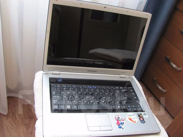 Samsung R505. 15.4", 2,3����, ��� 3072 ��, ���� 320���, WiFi: 1, Bluetooth: 1 ����