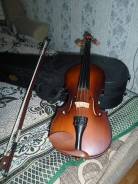 Скрипки.