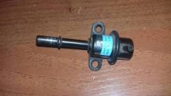 Регулятор давления топлива. Mazda MPV, LWFW, LWEW, LW5W Mazda Premacy, CP8W, CPEW Mazda Ford Ixion, CP8WF Mazda Familia, BJ5P, YR46U15, ZR16U65, BJFW...