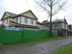 Продам два дома на участке 19 соток. г. Елизово. Г.Елизово, улица Авачинская, дом 20, р-н Половинка, площадь дома 230 кв. м., централизованный водопро...