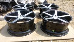 Vossen. 8.0x18, 5x114.30, ET40