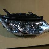 Фара. Toyota Camry