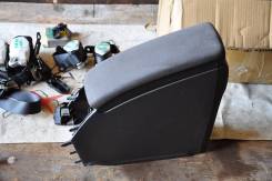 Подлокотник. Toyota Prius, ZVW30, ZVW30L
