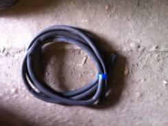 Уплотнитель двери багажника. Toyota Wish, ANE11, ANE10, ZNE10, ZNE14, ANE10G, ZNE14G, ZNE10G, ANE11W Двигатели: 1ZZFE, 1AZFSE, D4, 1AZFE