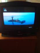 LG 22LF491U. 21"