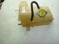 Расширительный бачок. Mazda Ford Freda, SGEWF, SGL3F, SGLRF, SG5WF, SGL5F, SGLWF, SGE3F Mazda Bongo Friendee, SGE3, SGLW, SG5W, SGEW, SGLR, SGL5, SGL3