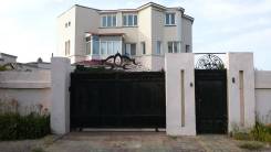 Продам коттедж . центр. срочно. Улица Ермакова 41, р-н Ермакова, площадь дома 227 кв. м., централизованный водопровод, электричество 30 кВт, отопление...