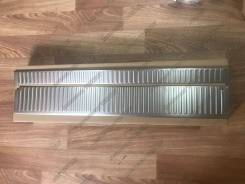 Накладка багажника. Toyota Land Cruiser, UZJ200W, J200, VDJ200, URJ202W, GRJ200, URJ200, URJ202, UZJ200