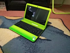 Sony VAIO VPC-EA1S1R. 2 130,0����, ��� 4 ��, WiFi, Bluetooth, ����������� �� 4��. ����