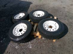 Maxxis NS3 Arctictrekker. Зимние, шипованные, износ: 10%, 4 шт