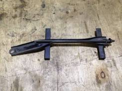 Крепление аккумулятора. Toyota Camry, ACV30 Двигатель 2AZFE