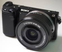 Sony Alpha NEX-5T Kit. 15 - 19.9 Мп, зум: 10х