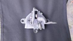 Замок капота. Toyota Wish, ANE11, ANE10, ZNE10, ZNE14, ZNE10G Двигатели: 1ZZFE, 1AZFE, 1AZFSE