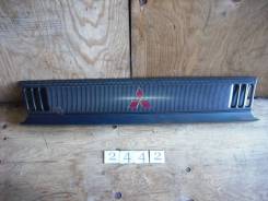 Решетка радиатора. Mitsubishi Delica Star Wagon, P24W, P35W, P25W Mitsubishi Delica, P25W