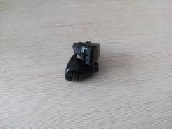 Форсунка омывателя. Toyota Hilux, KUN26, KUN36, KUN10, TGN10, TGN36, TGN16, TGN26, KUN16, LAN15, LAN35, LAN25, KUN15, KUN25, KUN35, TGN11, TGN15, GGN2...