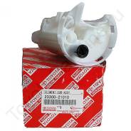 Фильтр топливный. Toyota: Corolla Verso, WiLL Cypha, IS300, Matrix, Vitz, Highlander, Crown, bB, Mark II Wagon Qualis, Previa, GS300, Solara, Allex, H...