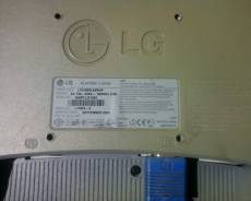 LG. 15" (38 см), технология LCD (ЖК)