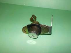 Личинка замка. Toyota Verossa, GX115, GX110, JZX110 Toyota Mark II Wagon Blit, GX110, JZX110, GX115, JZX115 Toyota Mark II Двигатели: 1GFE, 1JZFSE, 1J...