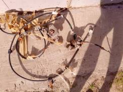 Тросик ручного тормоза. Toyota Prius, ZVW30, ZVW30L, ZVW35 Двигатели: 2ZRFXE, 5ZRFXE
