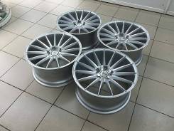 Vossen. 8.0x18, 5x120.00, ET35, ЦО 72,6 мм.