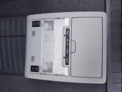 Светильник салона. Toyota Land Cruiser, UZJ200W, J200, GRJ200, URJ200, URJ202, UZJ200, VDJ200, URJ202W Двигатели: 1VDFTV, 1URFE, 3URFE, 1GRFE, 2UZFE
