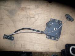 Крепление запасного колеса. Toyota Wish, ANE10, ZNE10, ZNE14, ZNE14G, ZNE10G, ANE10G