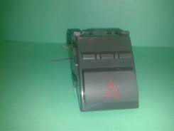 Кнопка включения аварийной сигнализации. Toyota Camry, ACV40, ACV45 Двигатель 2AZFE