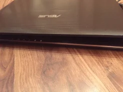 Asus K53E. 15.6", 2,3����, ��� 4 ��, ���� 254���, WiFi, Bluetooth, ����������� �� 1��. ����