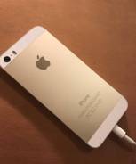 Apple iPhone 5s 32Gb. Б/у