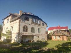 Продам дом. Ольховая 5, р-н Суходол, площадь дома 500 кв. м., скважина, электричество 15 кВт, от частного лица (собственник). Дом снаружи