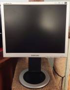 Samsung. 17" (43 см), технология LCD (ЖК)
