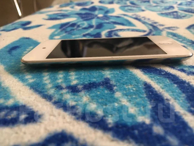 Apple iPod touch 4. ����