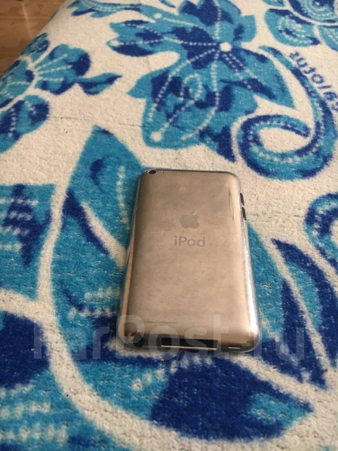 Apple iPod touch 4. ����
